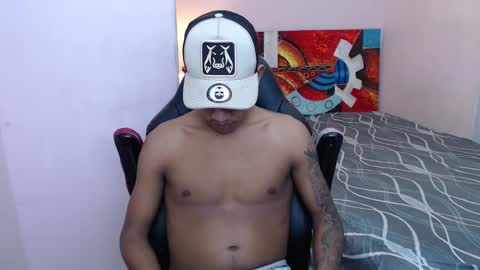 mr_stiven_ online show from February 6, 2025, 2:44 am