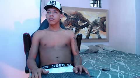 mr_stiven_ online show from February 18, 2025, 2:59 am