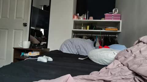 mrandmssin online show from October 4, 2025, 4:27 pm