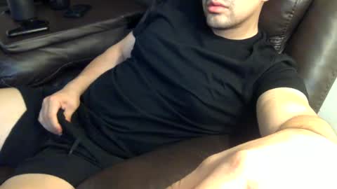 Snapshot of mrbree chatting on June 23, 2026, 3:21 pm Mr Bree online show from June 23, 2026, 3:21 pm
