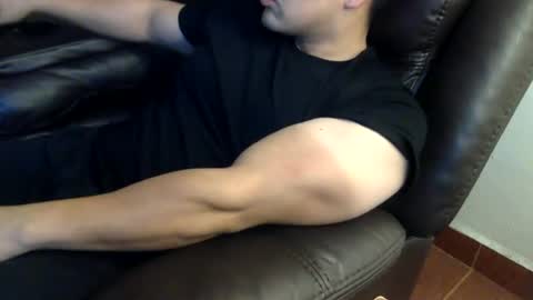 Snapshot of mrbree chatting on July 14, 2026, 2:05 am Mr Bree online show from July 14, 2026, 2:05 am