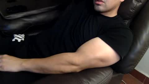 Snapshot of mrbree chatting on August 3, 2026, 5:27 pm Mr Bree online show from August 3, 2026, 5:27 pm
