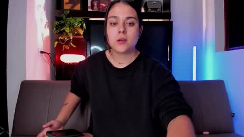 Laura online show from September 15, 2025, 3:50 am