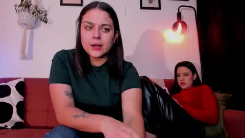 Snapshot of mrbuu_ chatting on February 15, 2026, 12:29 am Laura online show from February 15, 2026, 12:29 am