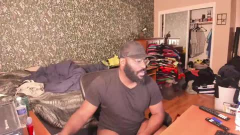 Snapshot of mrchuckdailyxxx chatting on May 8, 2026, 6:08 am Chuck Daily online show from May 8, 2026, 6:08 am