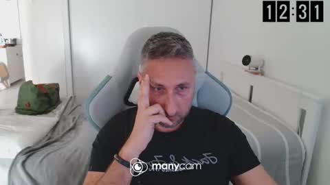 Snapshot of mrdr000 chatting on April 10, 2026, 10:31 am mrdr000 online show from April 10, 2026, 10:31 am