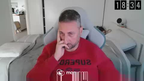 Snapshot of mrdr000 chatting on April 13, 2026, 4:34 pm mrdr000 online show from April 13, 2026, 4:34 pm