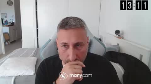 Snapshot of mrdr000 chatting on April 16, 2026, 11:11 am mrdr000 online show from April 16, 2026, 11:11 am
