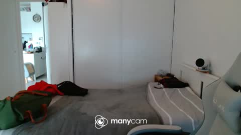 Snapshot of mrdr000 chatting on May 3, 2026, 3:18 pm mrdr000 online show from May 3, 2026, 3:18 pm