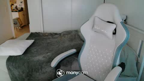 Snapshot of mrdr000 chatting on May 11, 2026, 6:27 pm mrdr000 online show from May 11, 2026, 6:27 pm