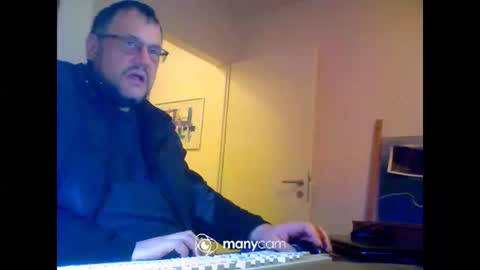 Snapshot of mrduplo1975 chatting on November 18, 2025, 6:56 pm MrJohnsen1975 online show from November 18, 2025, 6:56 pm