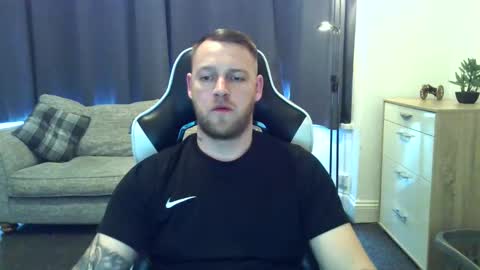 mrengland86566 online show from March 7, 2026, 9:50 am