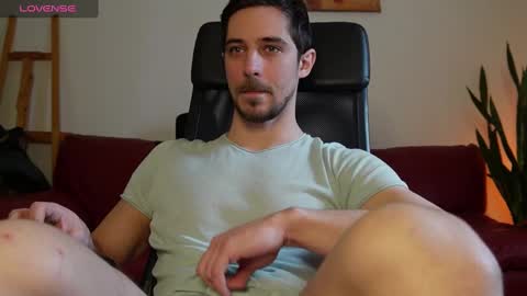 Snapshot of mrgreeneyes01 chatting on February 5, 2025, 9:46 am juan luis online show from February 5, 2025, 9:46 am