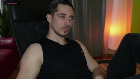 Snapshot of mrgreeneyes01 chatting on February 8, 2025, 6:22 pm juan luis online show from February 8, 2025, 6:22 pm
