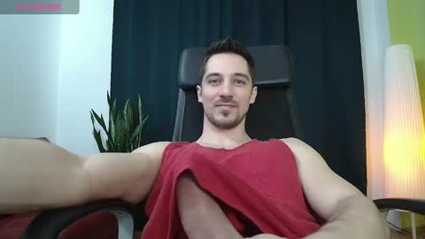 Snapshot of mrgreeneyes01 chatting on February 20, 2025, 10:48 am juan luis online show from February 20, 2025, 10:48 am