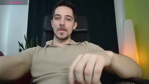 Snapshot of mrgreeneyes01 chatting on February 21, 2025, 7:45 am juan luis online show from February 21, 2025, 7:45 am