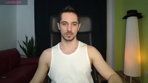 Snapshot of mrgreeneyes01 chatting on February 25, 2025, 6:53 pm juan luis online show from February 25, 2025, 6:53 pm