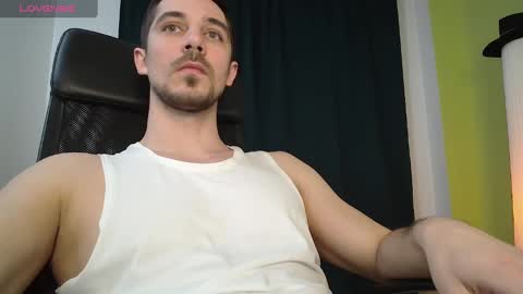 Snapshot of mrgreeneyes01 chatting on February 25, 2025, 9:57 pm juan luis online show from February 25, 2025, 9:57 pm