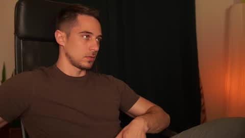 Snapshot of mrgreeneyes01 chatting on February 24, 2026, 6:50 pm juan luis online show from February 24, 2026, 6:50 pm