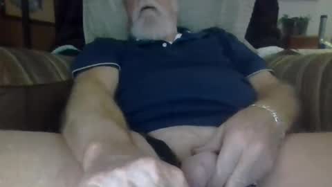 Snapshot of mrhollar chatting on April 21, 2026, 12:23 am mrhollar online show from April 21, 2026, 12:23 am