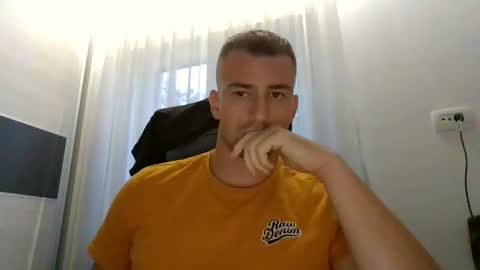 Snapshot of mrhornyy12113 chatting on October 1, 2025, 4:13 pm mrhornyy12113 online show from October 1, 2025, 4:13 pm