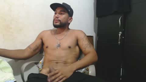 Snapshot of mrlevrone1 chatting on June 2, 2026, 4:42 pm Mrlevrone1 online show from June 2, 2026, 4:42 pm