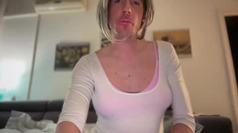 TaleOfLaura online show from March 5, 2026, 1:56 am