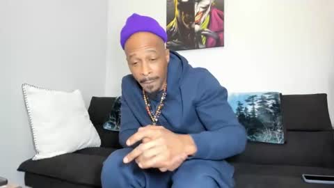 Snapshot of mromg007 chatting on February 12, 2025, 9:22 pm mromg007 online show from February 12, 2025, 9:22 pm