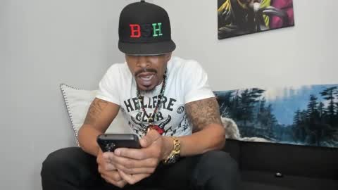 Snapshot of mromg007 chatting on February 18, 2025, 8:58 pm mromg007 online show from February 18, 2025, 8:58 pm