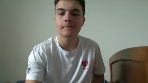 Snapshot of mrpine504 chatting on February 26, 2026, 3:49 am mrpine504 online show from February 26, 2026, 3:49 am