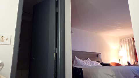 Snapshot of mrprofandpamjohnson chatting on November 5, 2025, 4:34 am mrprofandpamjohnson online show from November 5, 2025, 4:34 am