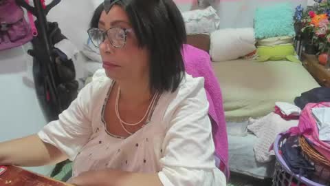 Snapshot of mrs_mommy chatting on April 25, 2026, 4:59 pm mrs_mommy online show from April 25, 2026, 4:59 pm