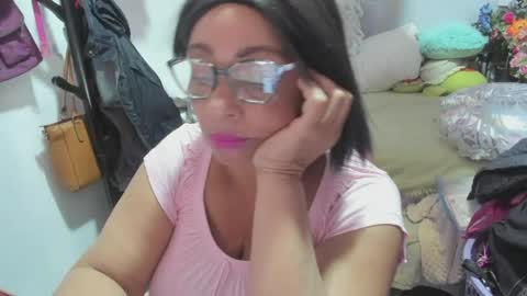 Snapshot of mrs_mommy chatting on May 3, 2026, 10:27 pm mrs_mommy online show from May 3, 2026, 10:27 pm