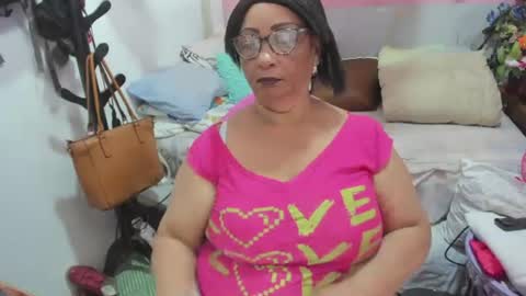 Snapshot of mrs_mommy chatting on June 11, 2026, 7:01 pm mrs_mommy online show from June 11, 2026, 7:01 pm