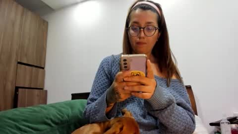 mrs_robinson21 online show from March 19, 2026, 5:00 am