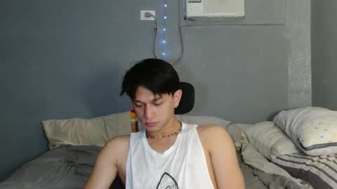 Snapshot of mrshawn95 chatting on October 15, 2025, 6:52 pm shawn online show from October 15, 2025, 6:52 pm