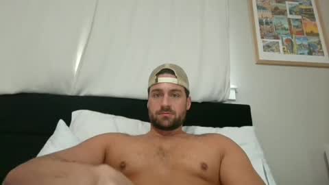 Snapshot of mrthickly818 chatting on March 26, 2026, 2:44 pm mrthickly818 online show from March 26, 2026, 2:44 pm