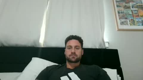 Snapshot of mrthickly818 chatting on April 15, 2026, 1:40 pm mrthickly818 online show from April 15, 2026, 1:40 pm