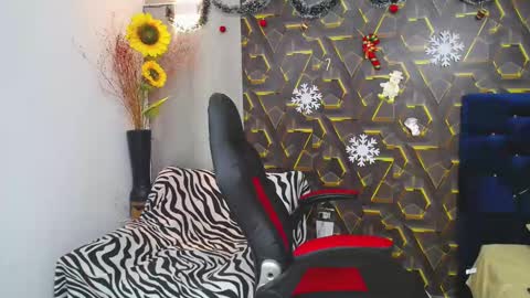 ms_leydi online show from November 27, 2025, 3:41 am