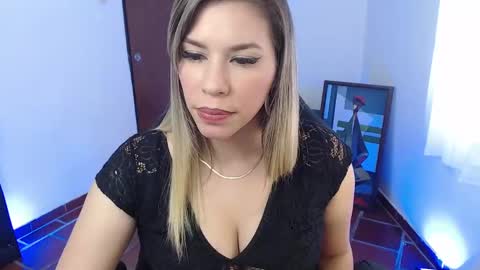 Snapshot of ms_sofiax chatting on February 5, 2025, 4:58 pm Sofia online show from February 5, 2025, 4:58 pm