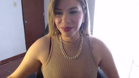 Snapshot of ms_sofiax chatting on February 7, 2025, 5:18 pm Sofia online show from February 7, 2025, 5:18 pm