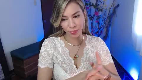 Snapshot of ms_sofiax chatting on November 4, 2025, 3:44 pm Sofia online show from November 4, 2025, 3:44 pm