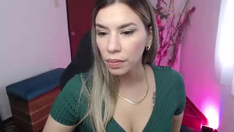 Snapshot of ms_sofiax chatting on January 6, 2026, 4:21 pm Sofia online show from January 6, 2026, 4:21 pm