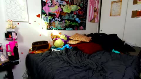 Cunty Luxxe online show from April 23, 2026, 3:58 pm