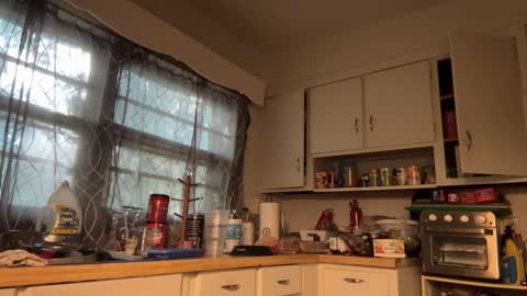 mskitty000 online show from September 15, 2025, 9:37 pm