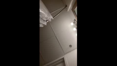 mskitty000 online show from November 7, 2025, 8:09 pm