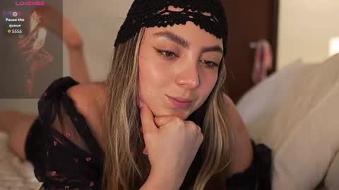 Sophie  online show from June 11, 2026, 7:01 pm