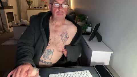 Snapshot of mtb1697 chatting on September 15, 2025, 9:26 pm mtb1697 online show from September 15, 2025, 9:26 pm