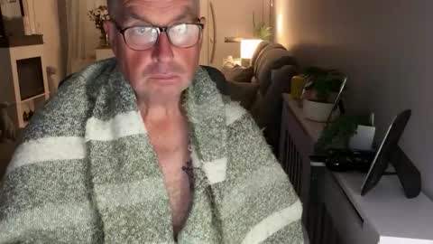 Snapshot of mtb1697 chatting on September 28, 2025, 10:48 pm mtb1697 online show from September 28, 2025, 10:48 pm