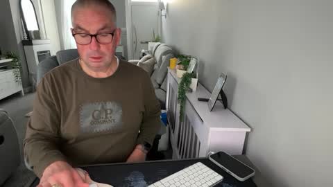 Snapshot of mtb1697 chatting on October 4, 2025, 3:10 pm mtb1697 online show from October 4, 2025, 3:10 pm